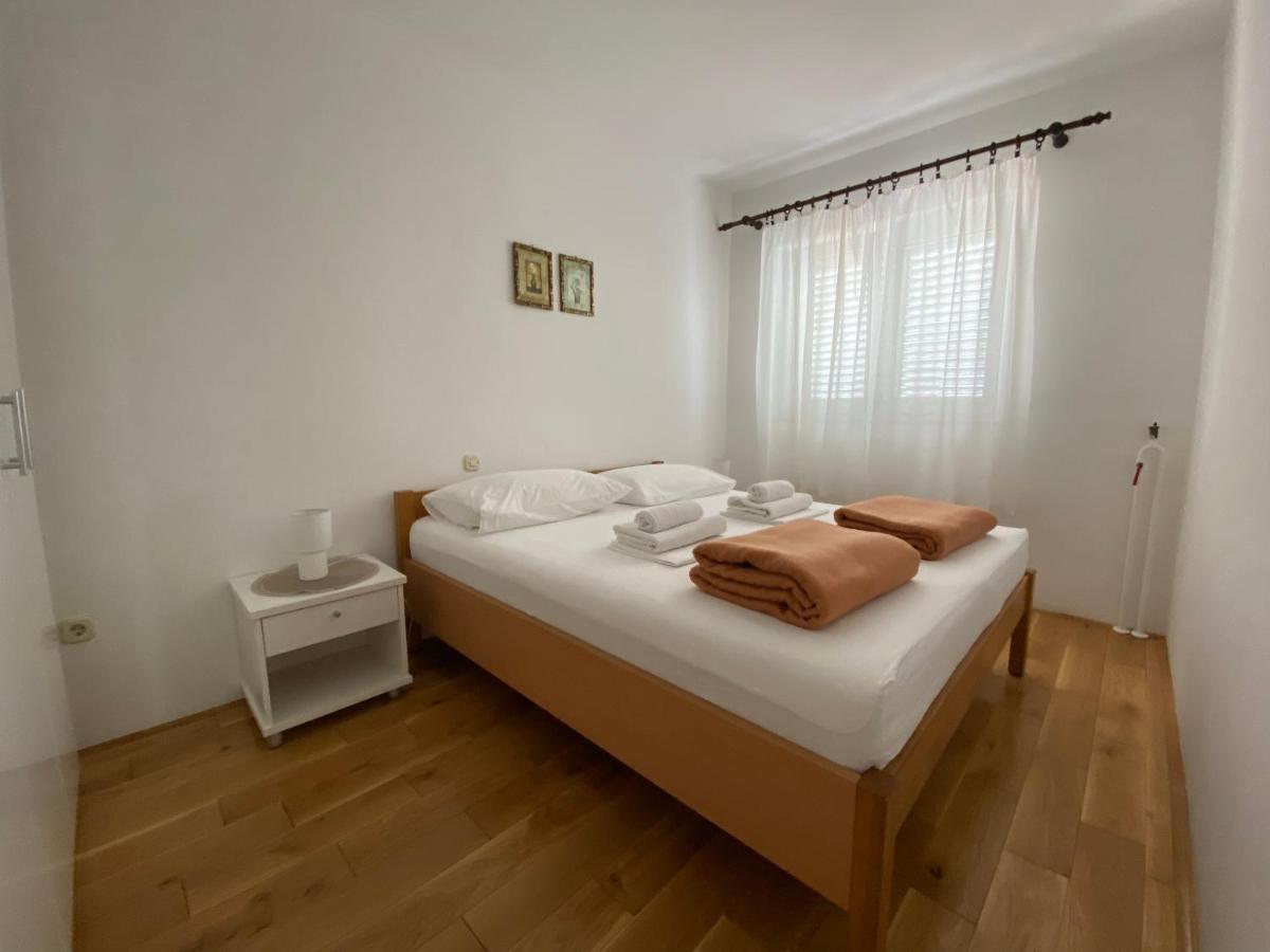 Emanuela 2 Apartment Novalja Exterior foto